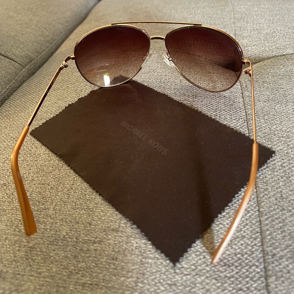 Michael Kors Aviator Sunglasses with brown case - Picture 2 of 3